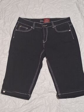 Jenny Jo Black Cuffed Bermuda Shorts with Contrast Stitching Size 9/10